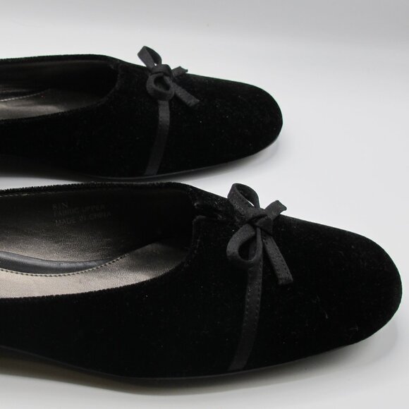 Nordstrom's Bravo Black Velvet Flat in 8.5N - Picture 4 of 9